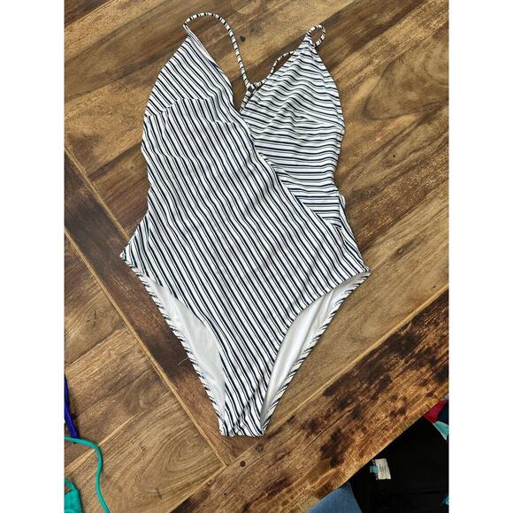 CUPSHE Women's Modest Swimwear Simple Living Stripe One-Piece Swimsuit Size XL - Picture 1 of 6